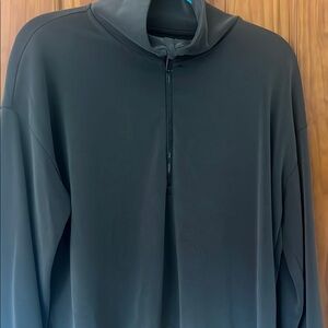 Athleta olive Green cropped Pullover. Size L